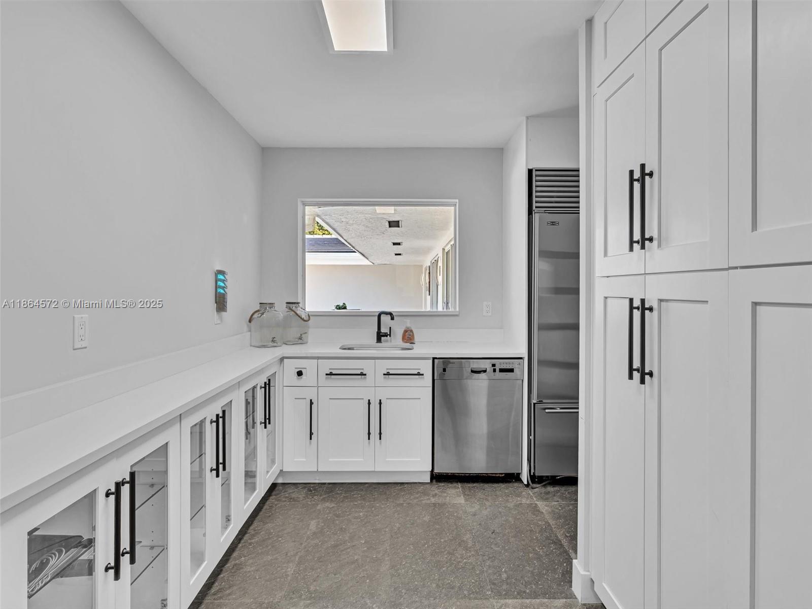 840 S Southlake Dr Hollywood, FL 33019