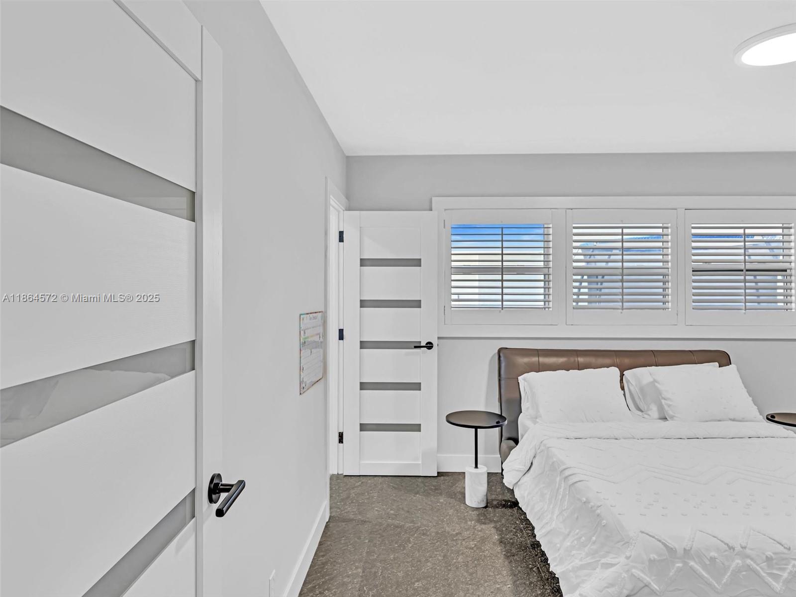 840 S Southlake Dr Hollywood, FL 33019