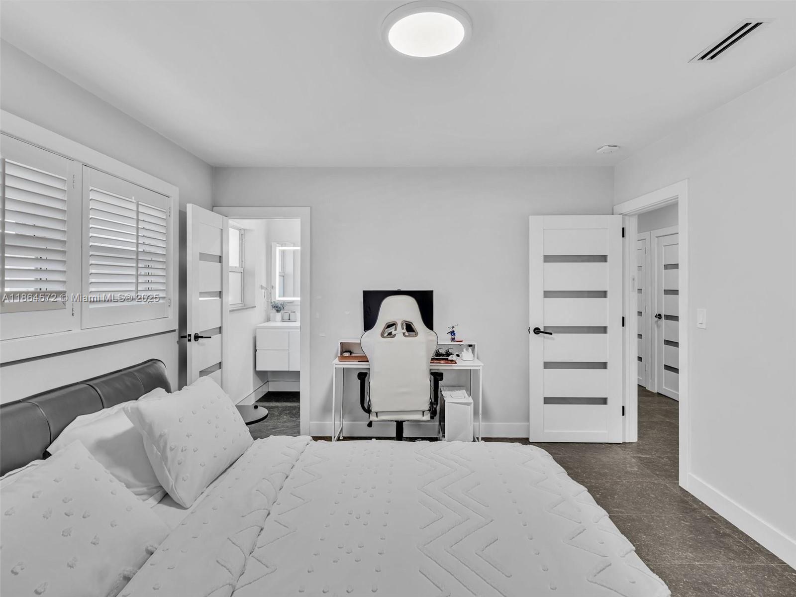 840 S Southlake Dr Hollywood, FL 33019