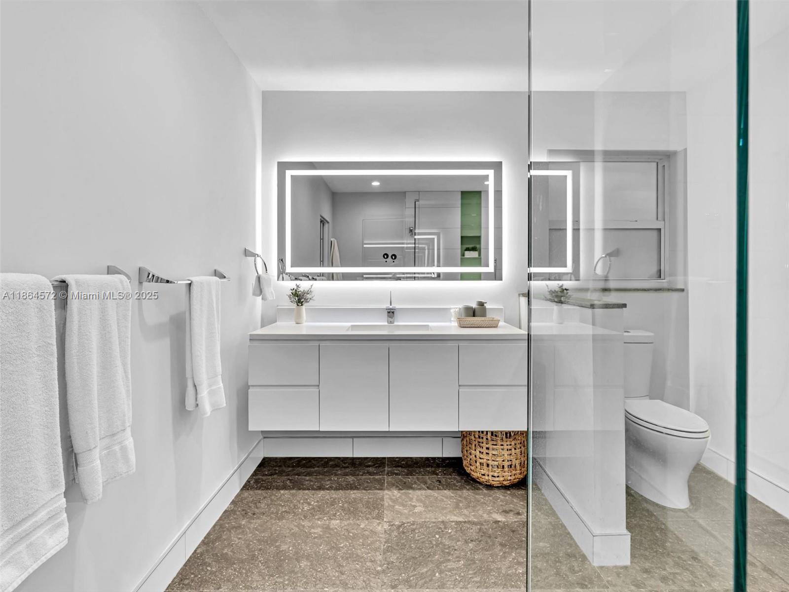 840 S Southlake Dr Hollywood, FL 33019