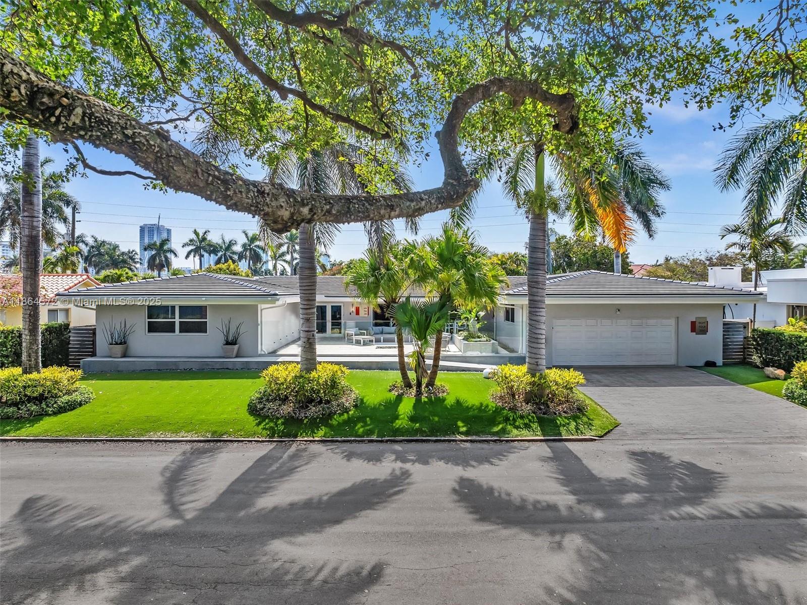 840 S Southlake Dr Hollywood, FL 33019