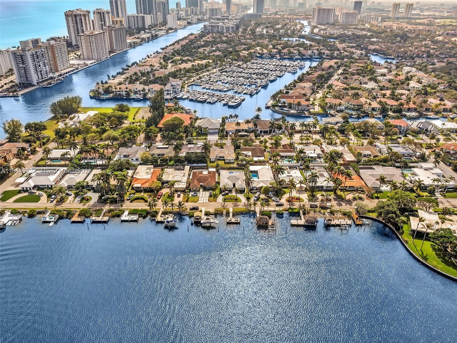 840 S Southlake Dr Hollywood, FL 33019