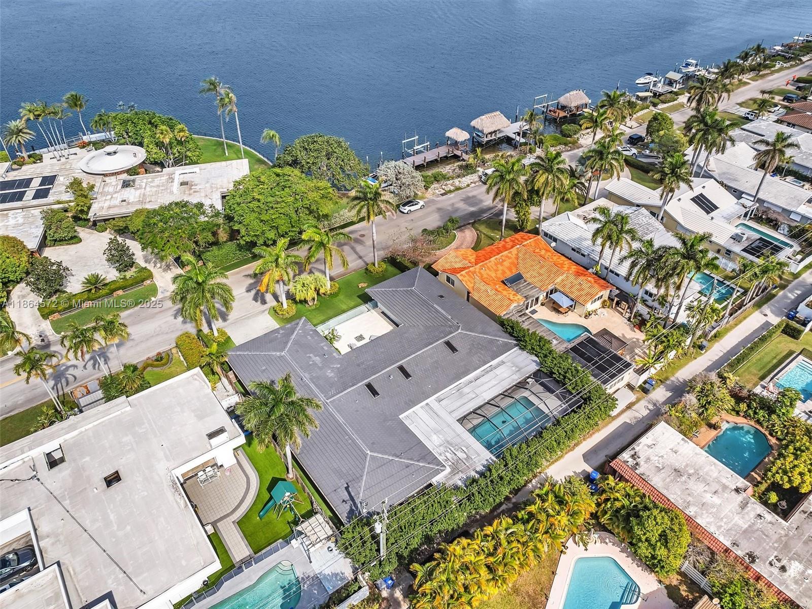 840 S Southlake Dr Hollywood, FL 33019