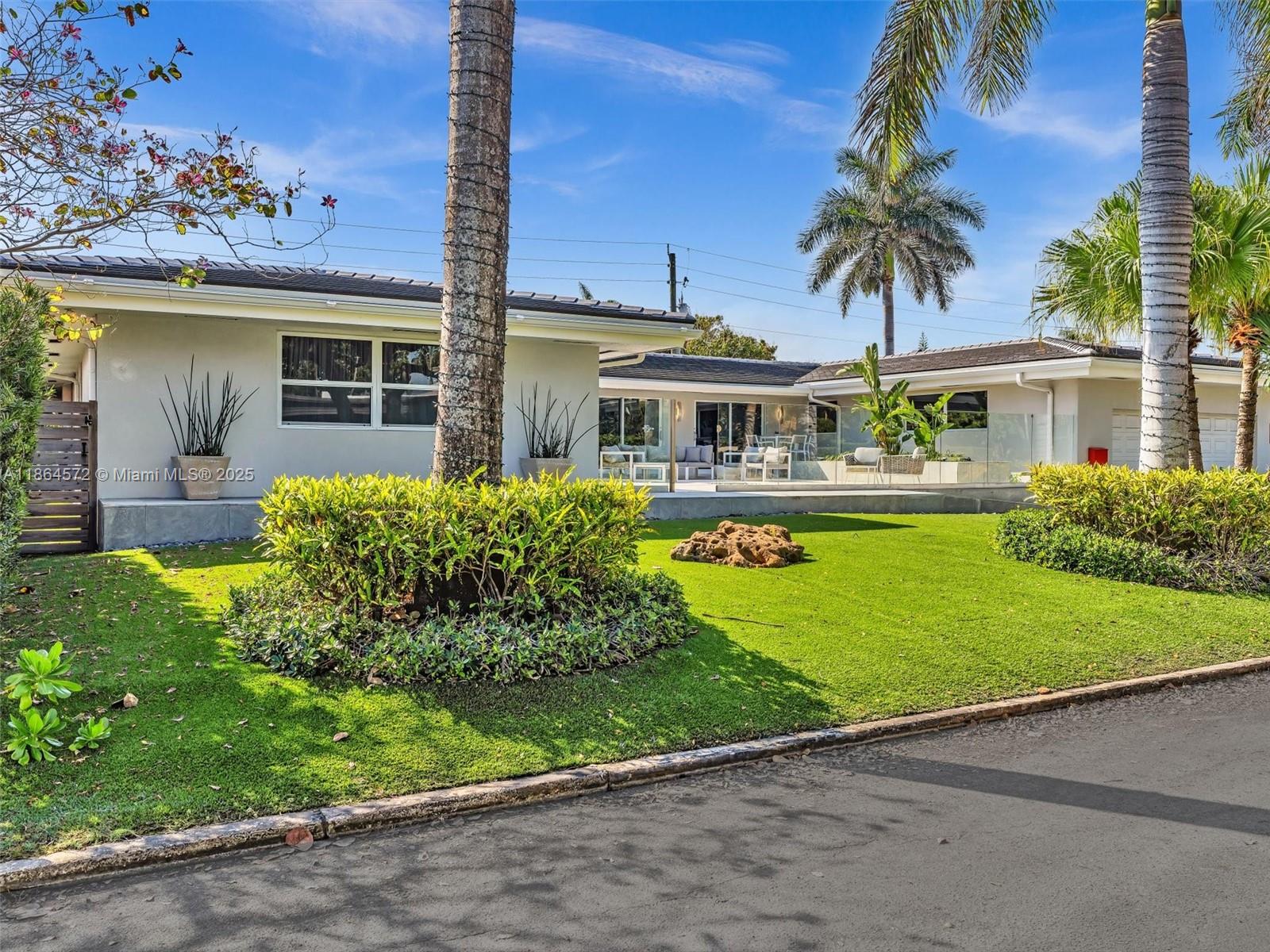 840 S Southlake Dr Hollywood, FL 33019