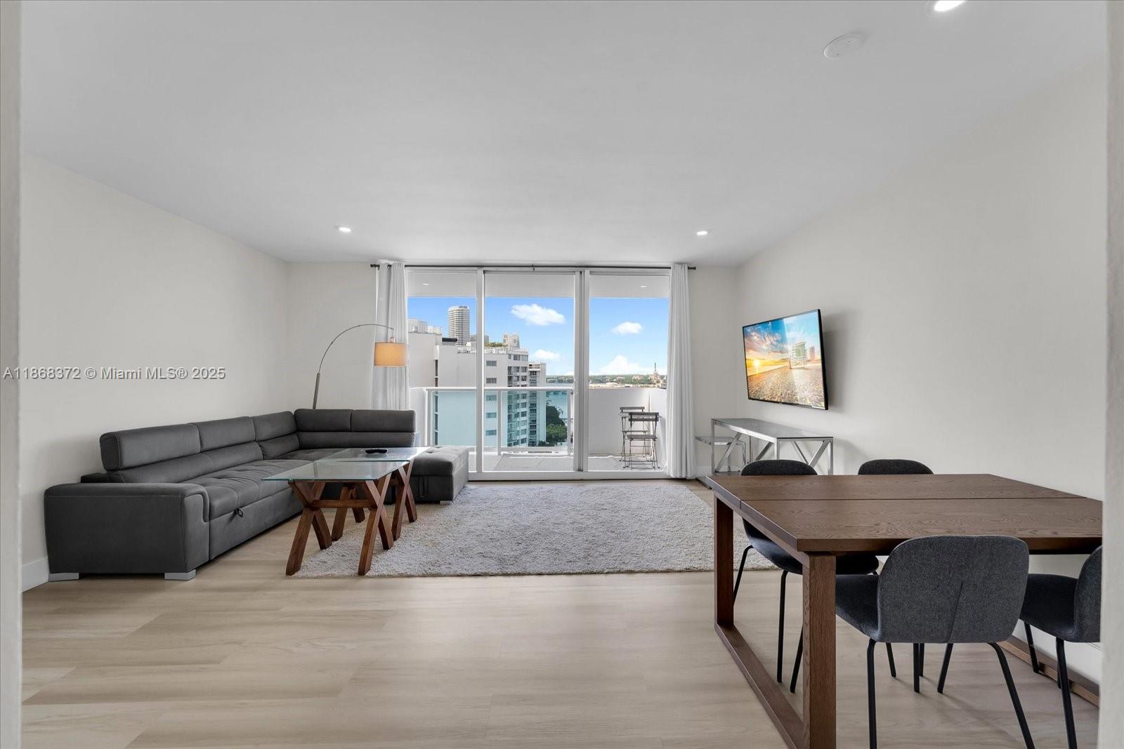 1200 West Ave #PH28