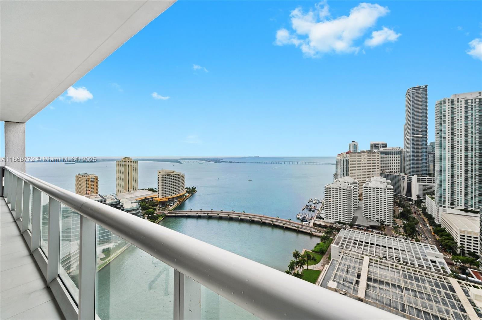 495 Brickell Ave #3301