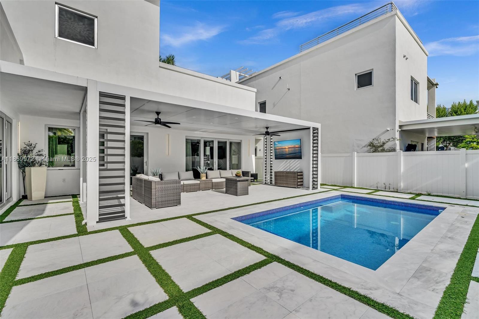 3447 NW 84th Ave Doral, FL 33122