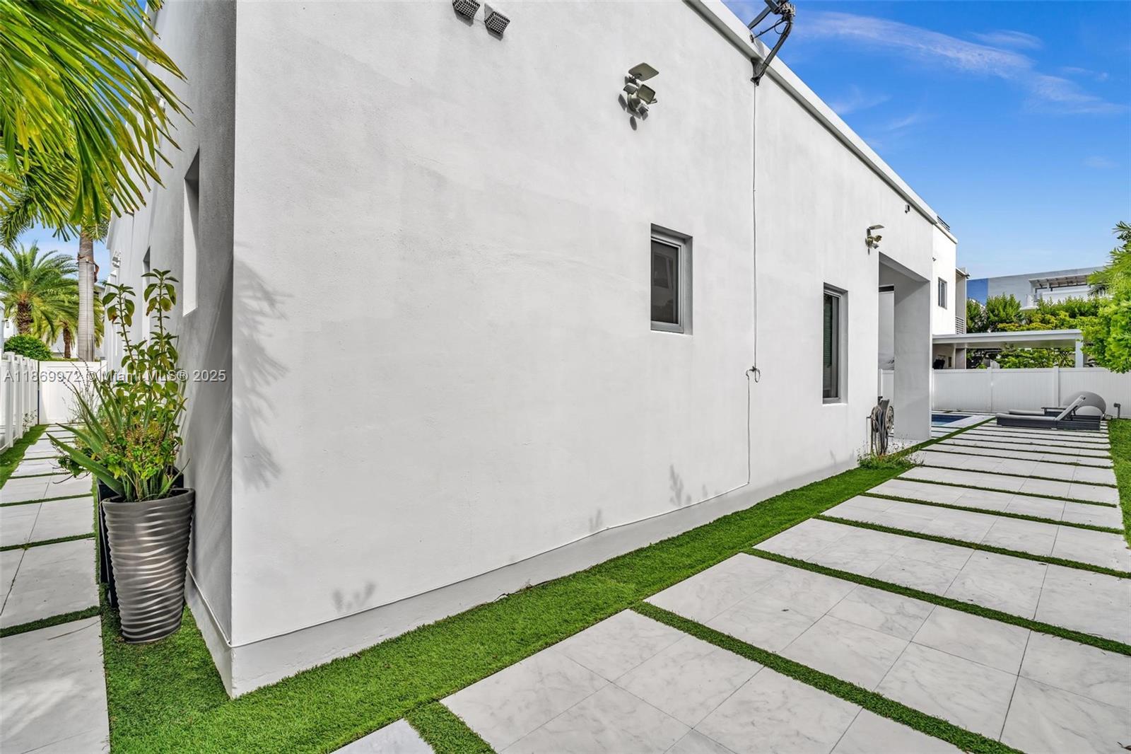 3447 NW 84th Ave Doral, FL 33122