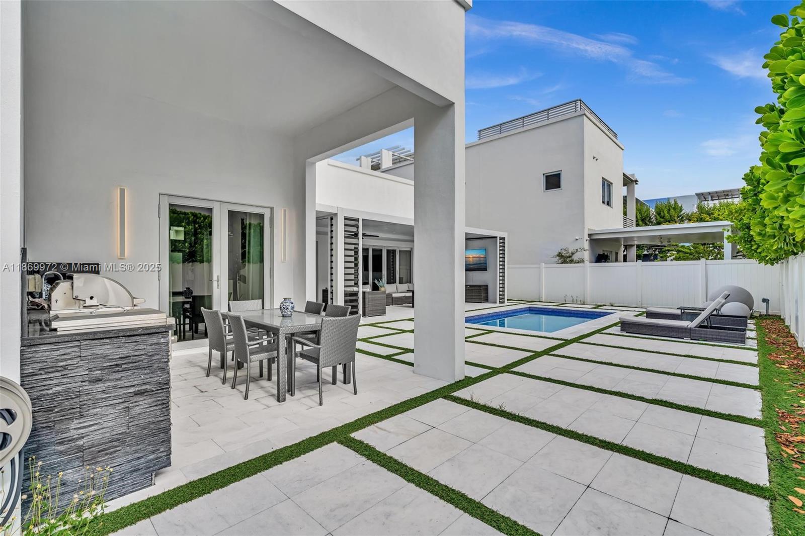 3447 NW 84th Ave Doral, FL 33122