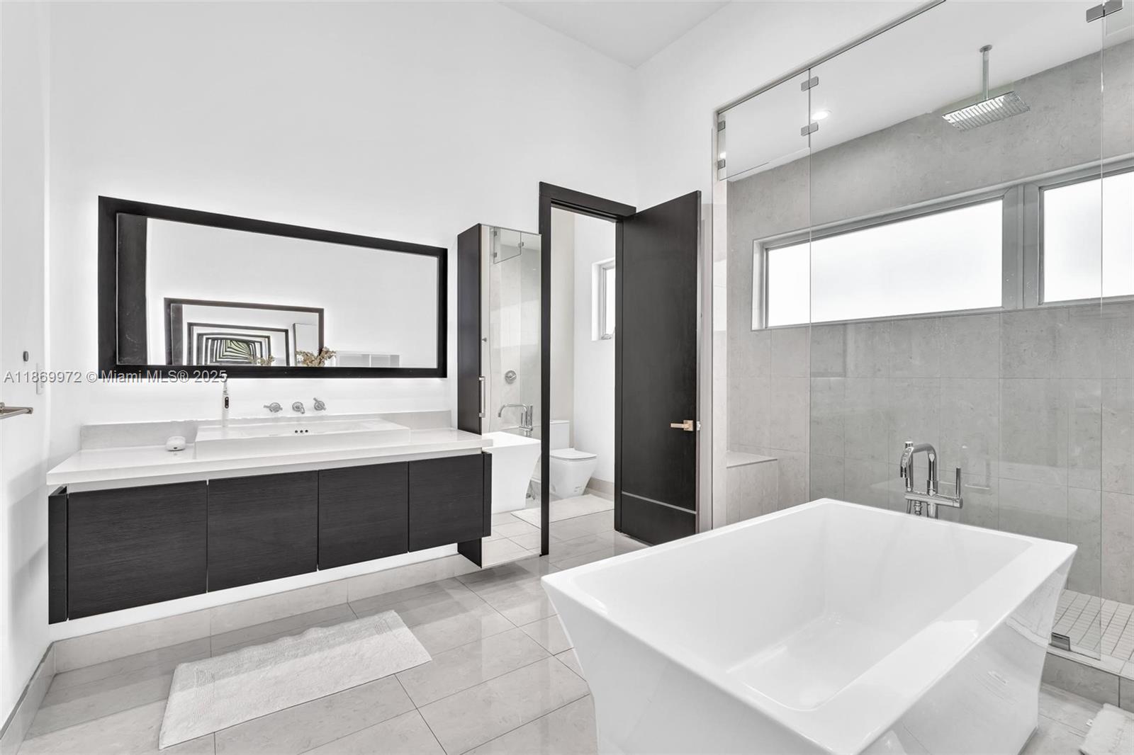 3447 NW 84th Ave Doral, FL 33122