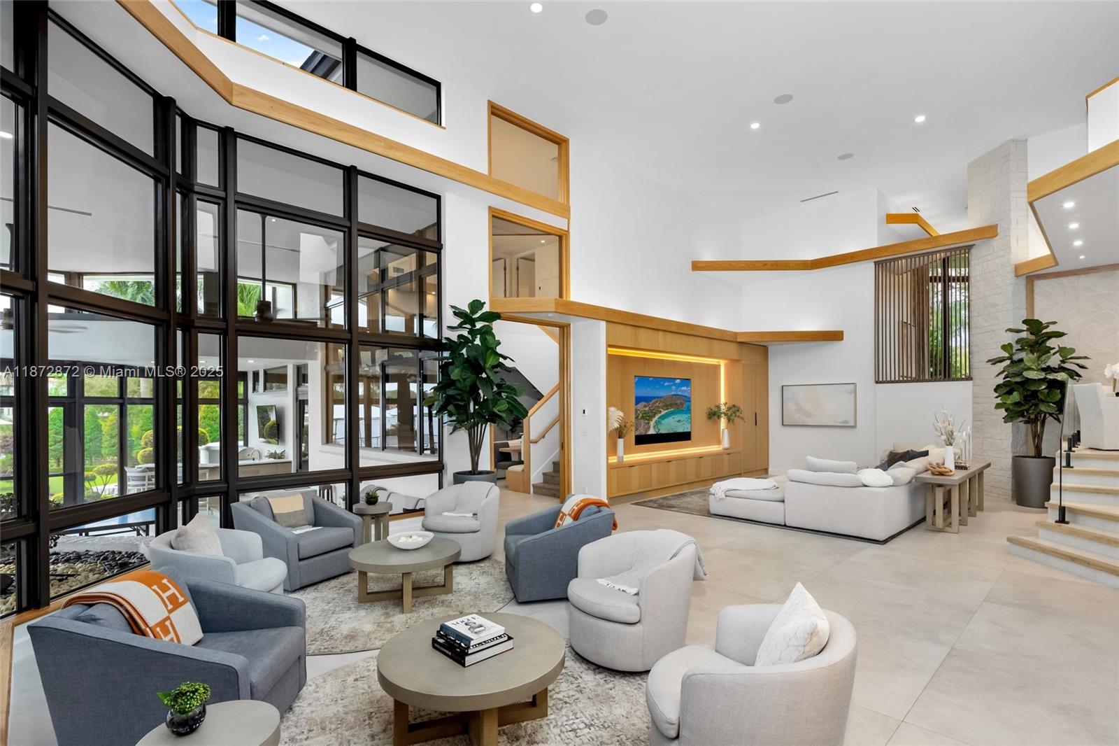 2965 NE Surrey Ln Weston, FL 33331