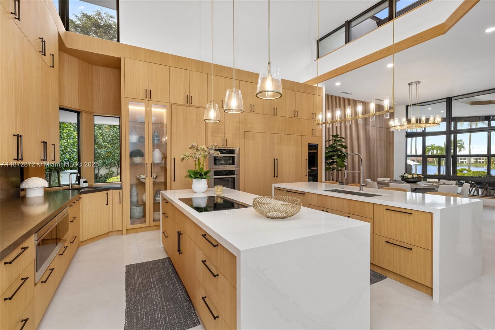 2965 NE Surrey Ln Weston, FL 33331