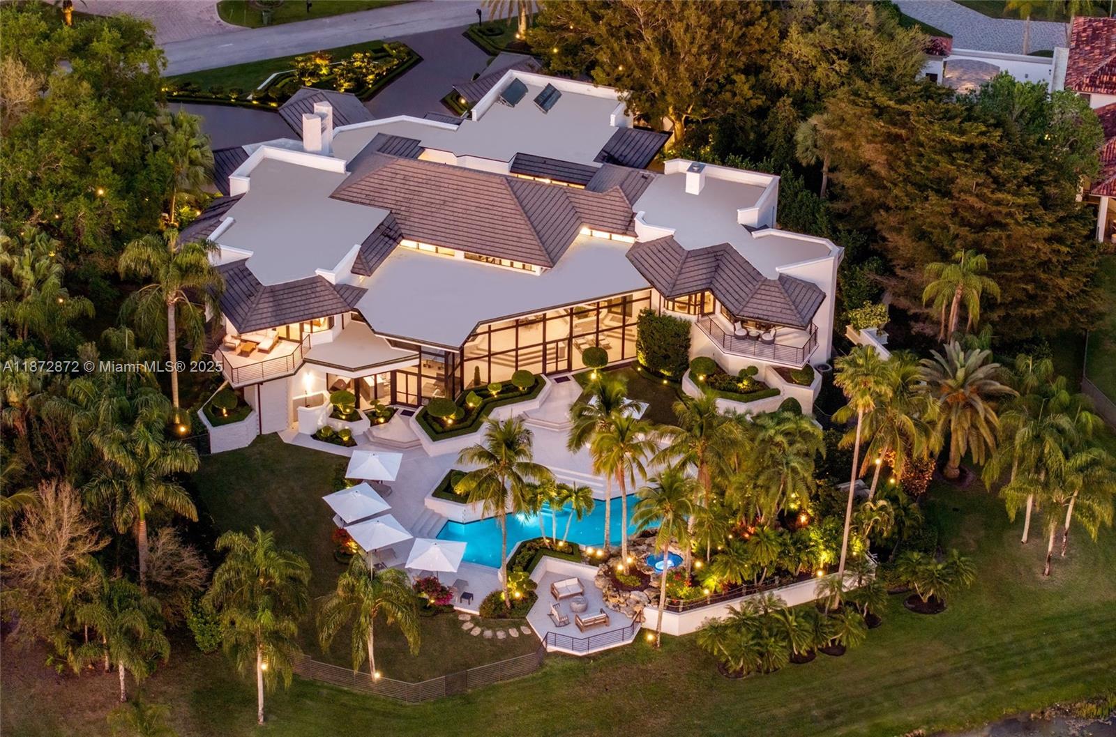 2965 NE Surrey Ln Weston, FL 33331