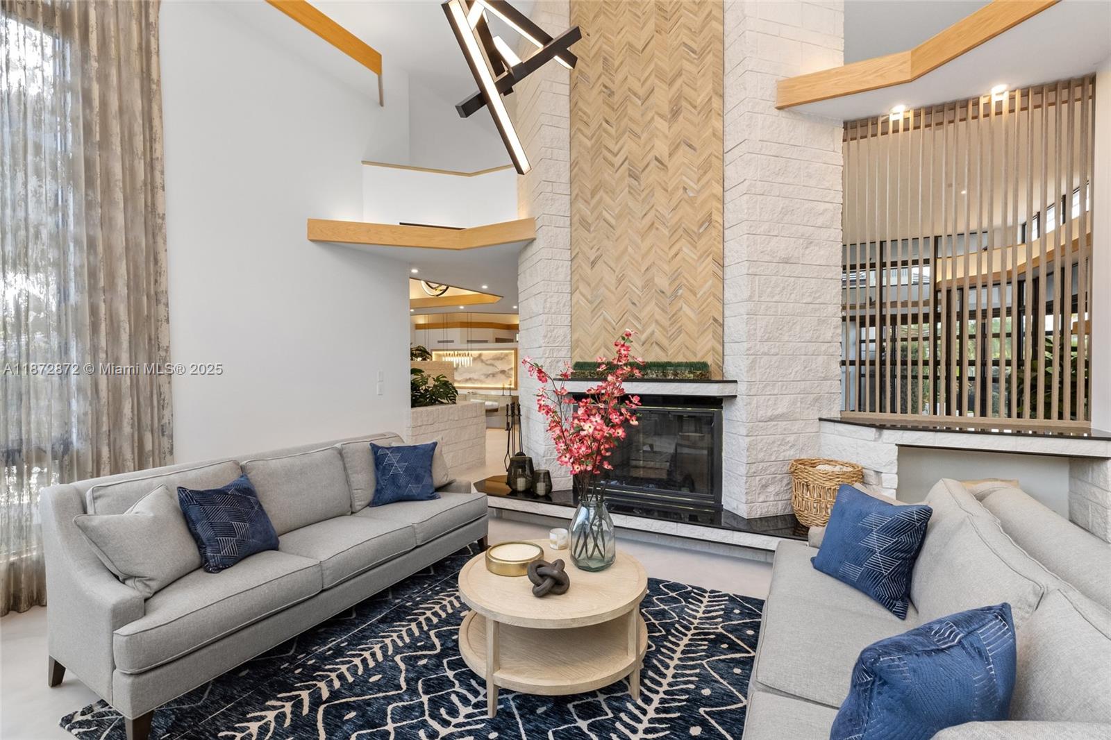 2965 NE Surrey Ln Weston, FL 33331