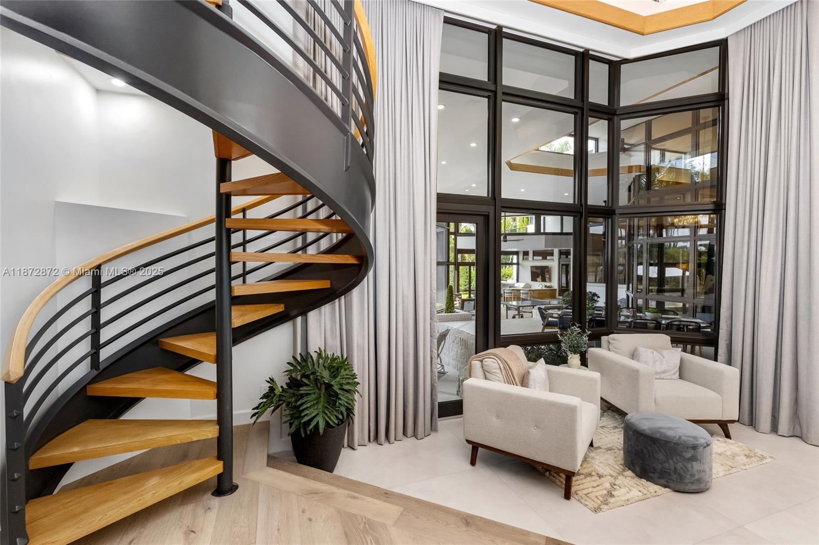 2965 NE Surrey Ln Weston, FL 33331