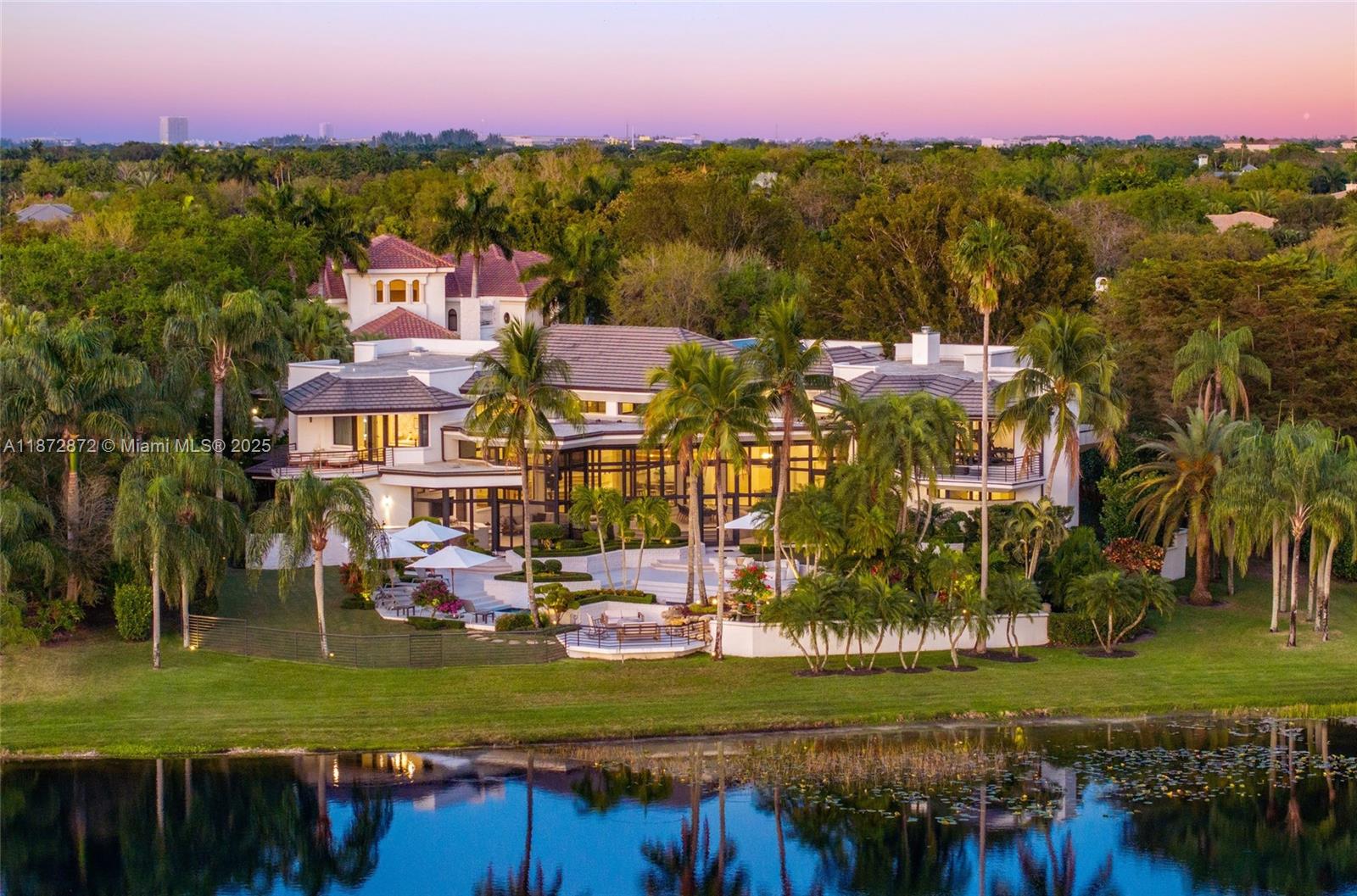 2965 NE Surrey Ln Weston, FL 33331