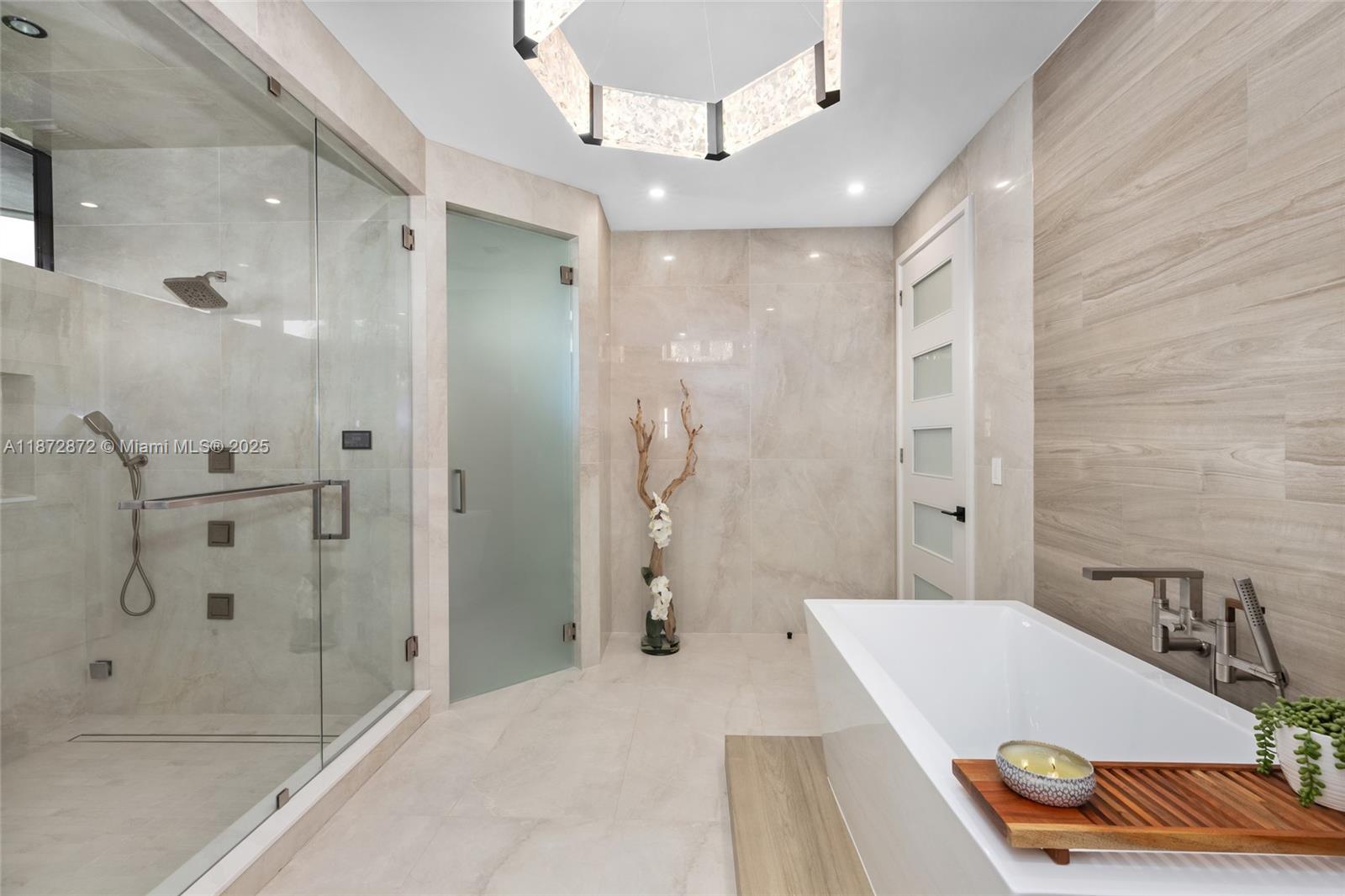 2965 NE Surrey Ln Weston, FL 33331