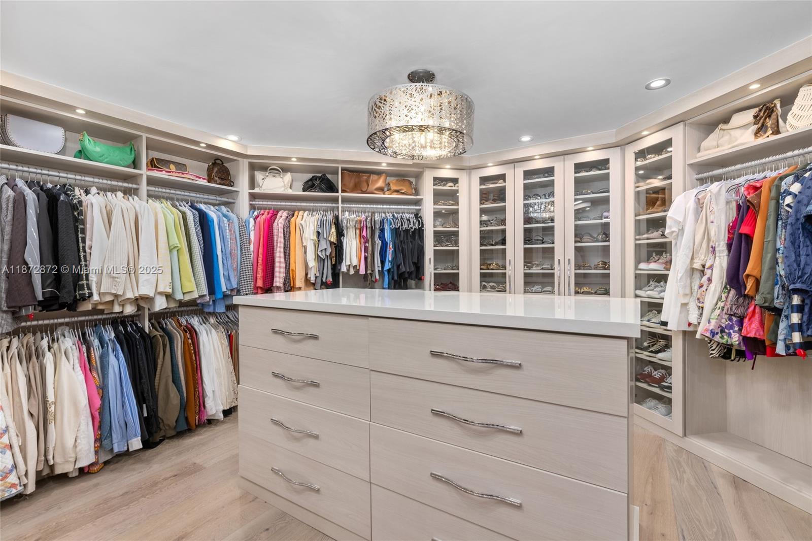 2965 NE Surrey Ln Weston, FL 33331