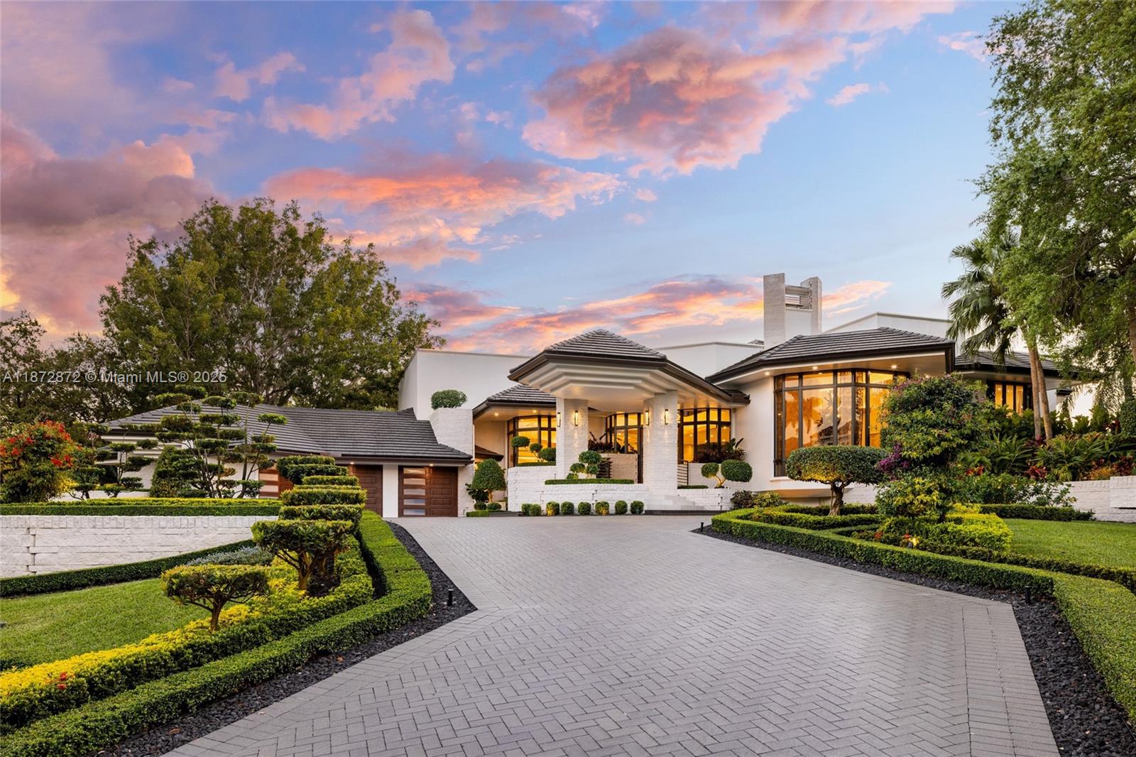 2965 NE Surrey Ln Weston, FL 33331