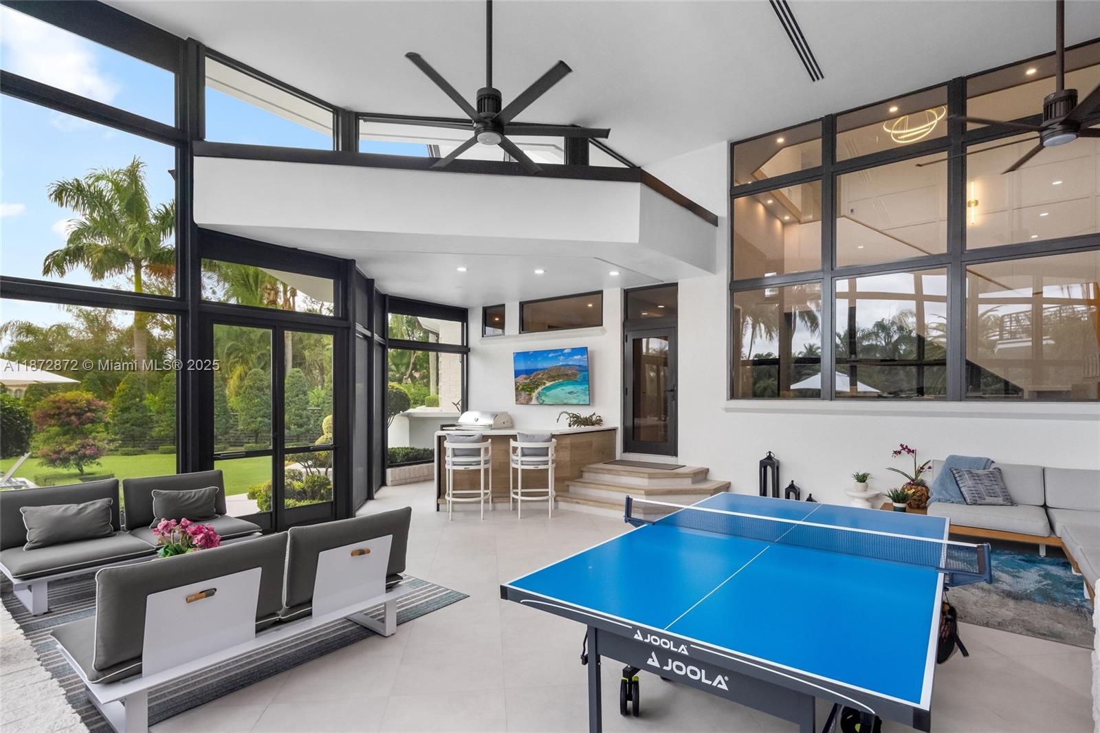 2965 NE Surrey Ln Weston, FL 33331