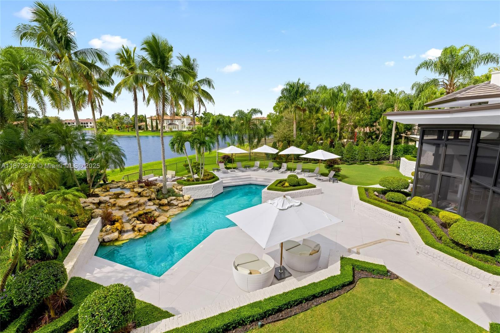 2965 NE Surrey Ln Weston, FL 33331