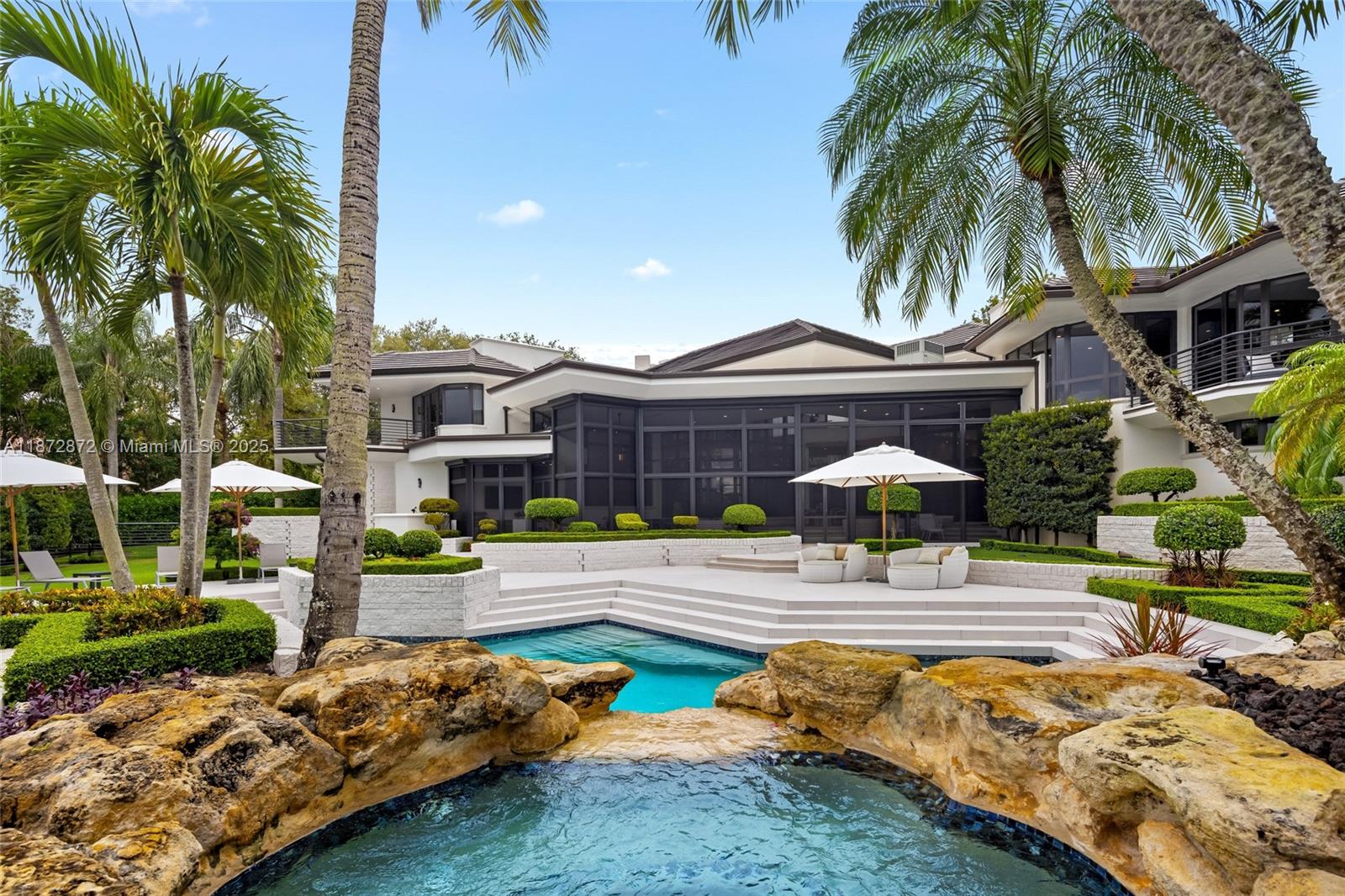 2965 NE Surrey Ln Weston, FL 33331