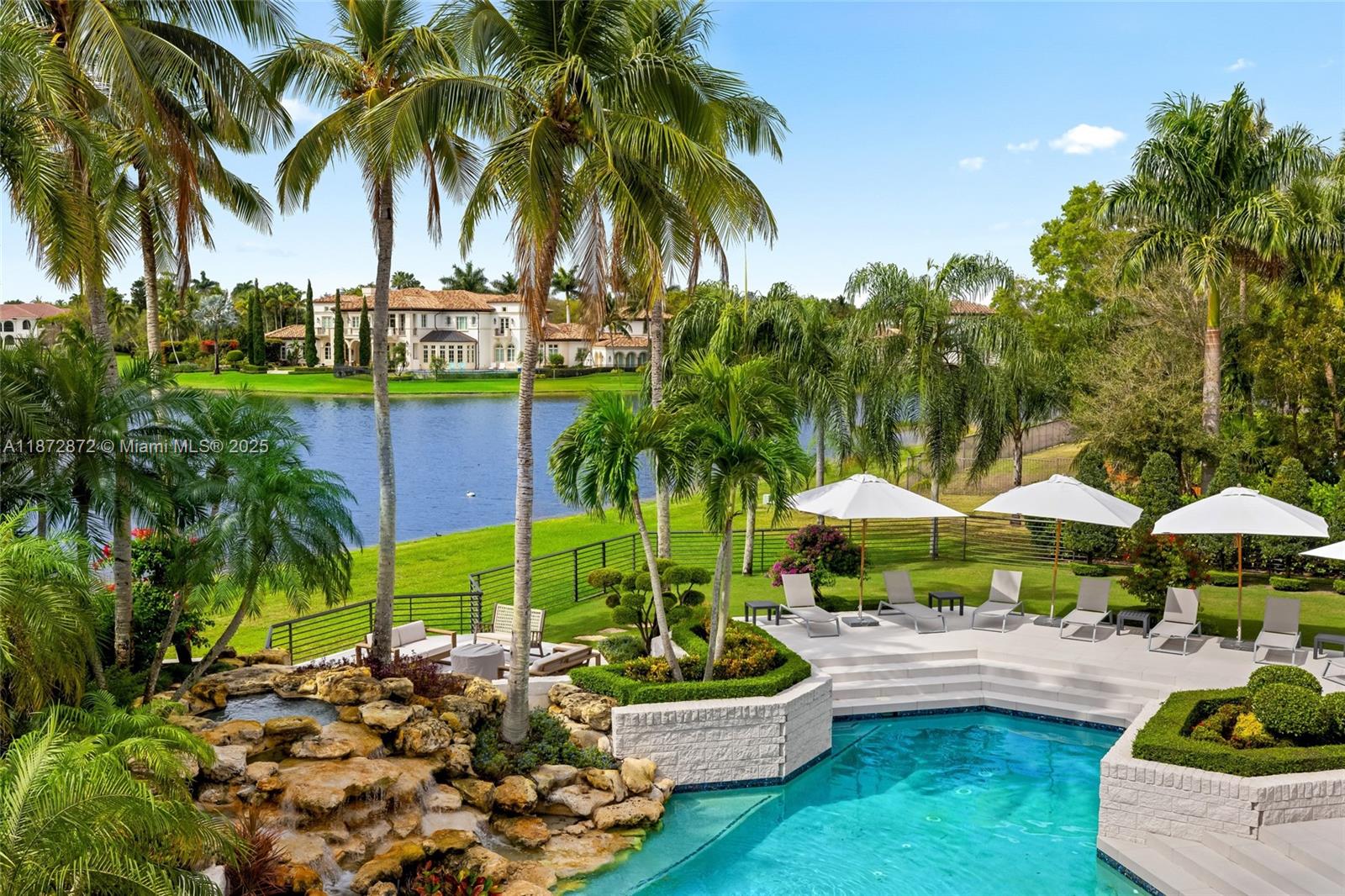 2965 NE Surrey Ln Weston, FL 33331