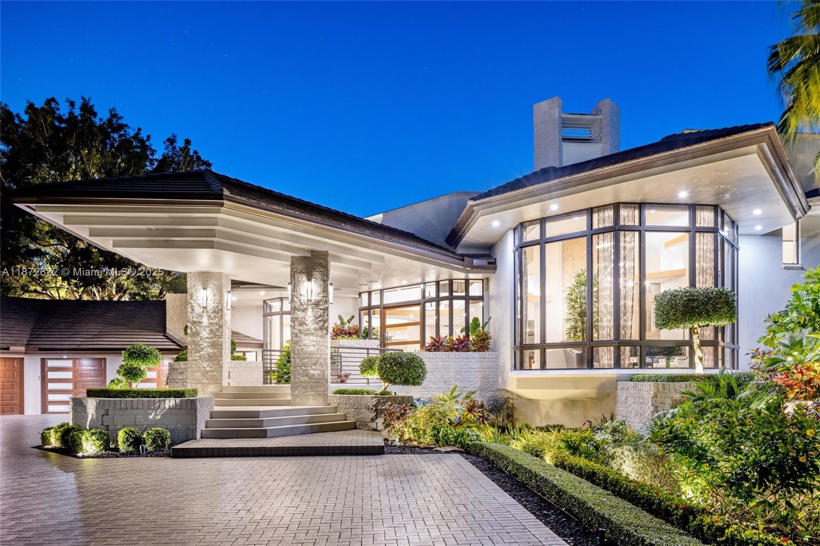 2965 NE Surrey Ln Weston, FL 33331