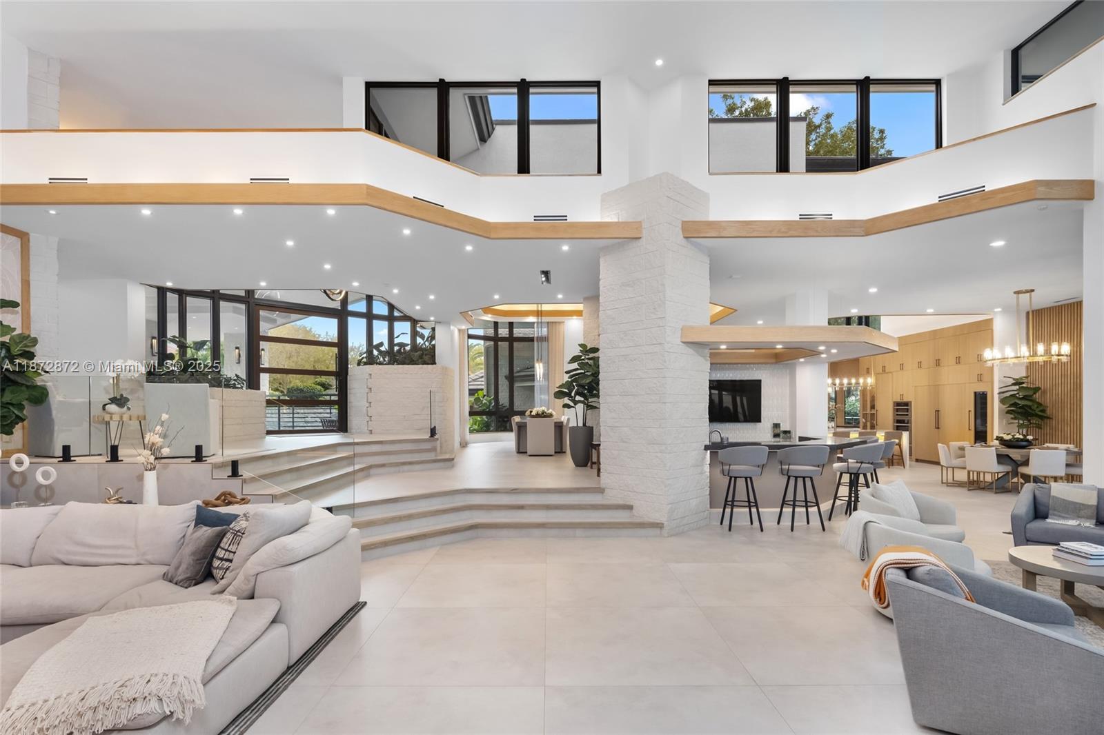 2965 NE Surrey Ln Weston, FL 33331