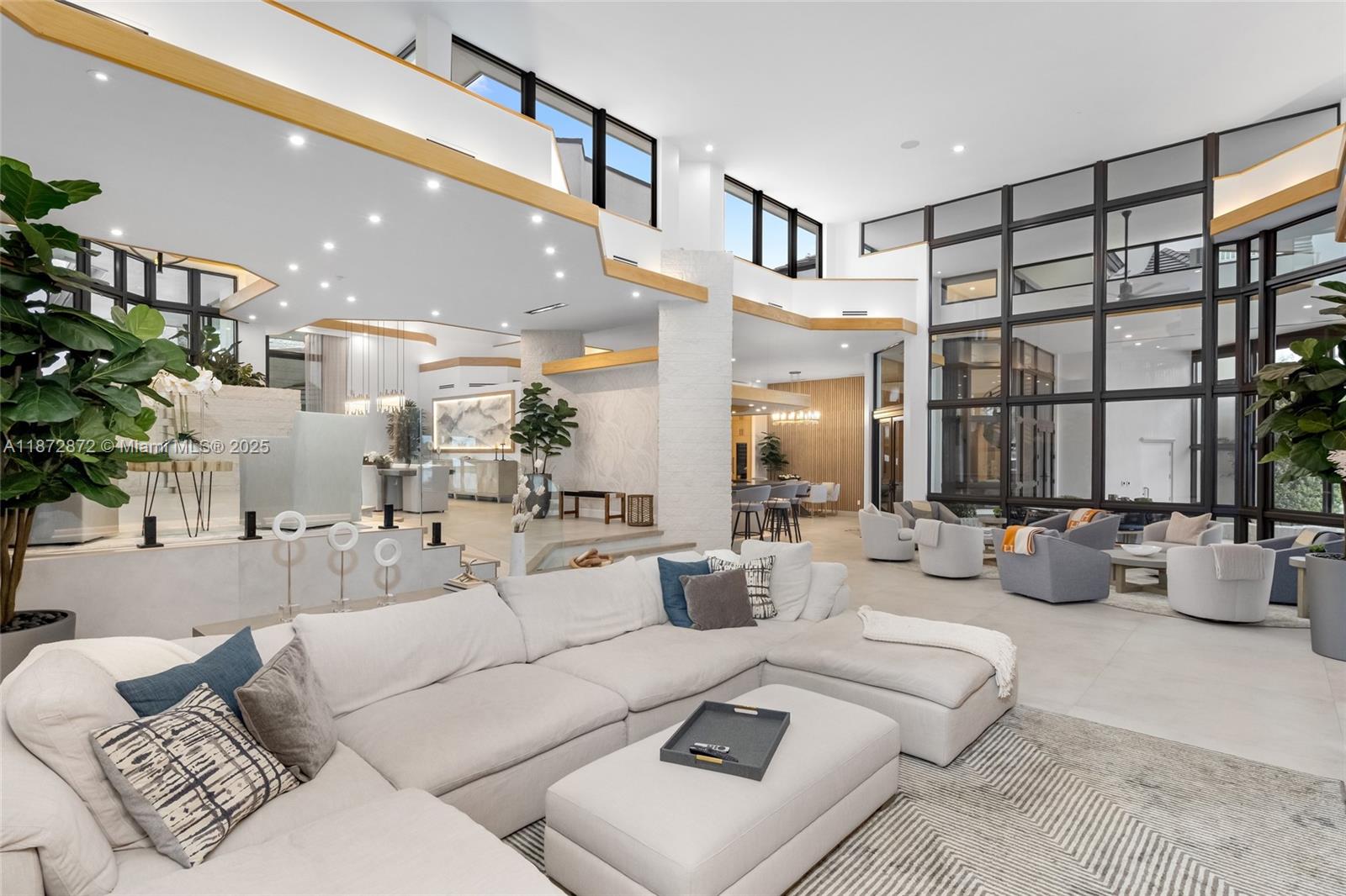 2965 NE Surrey Ln Weston, FL 33331