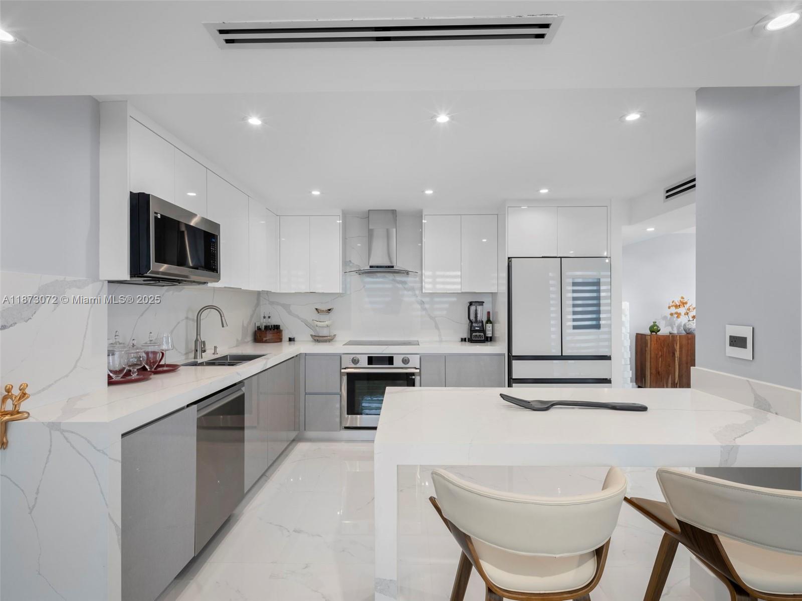 3180 S Ocean Dr #1101,Hallandale Beach, FL 33009