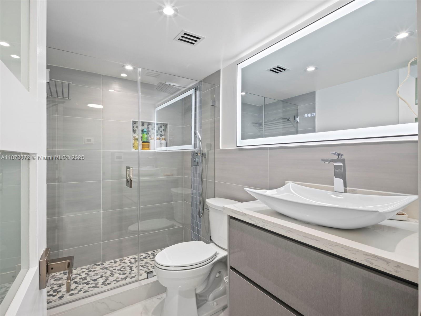 3180 S Ocean Dr #1101,Hallandale Beach, FL 33009