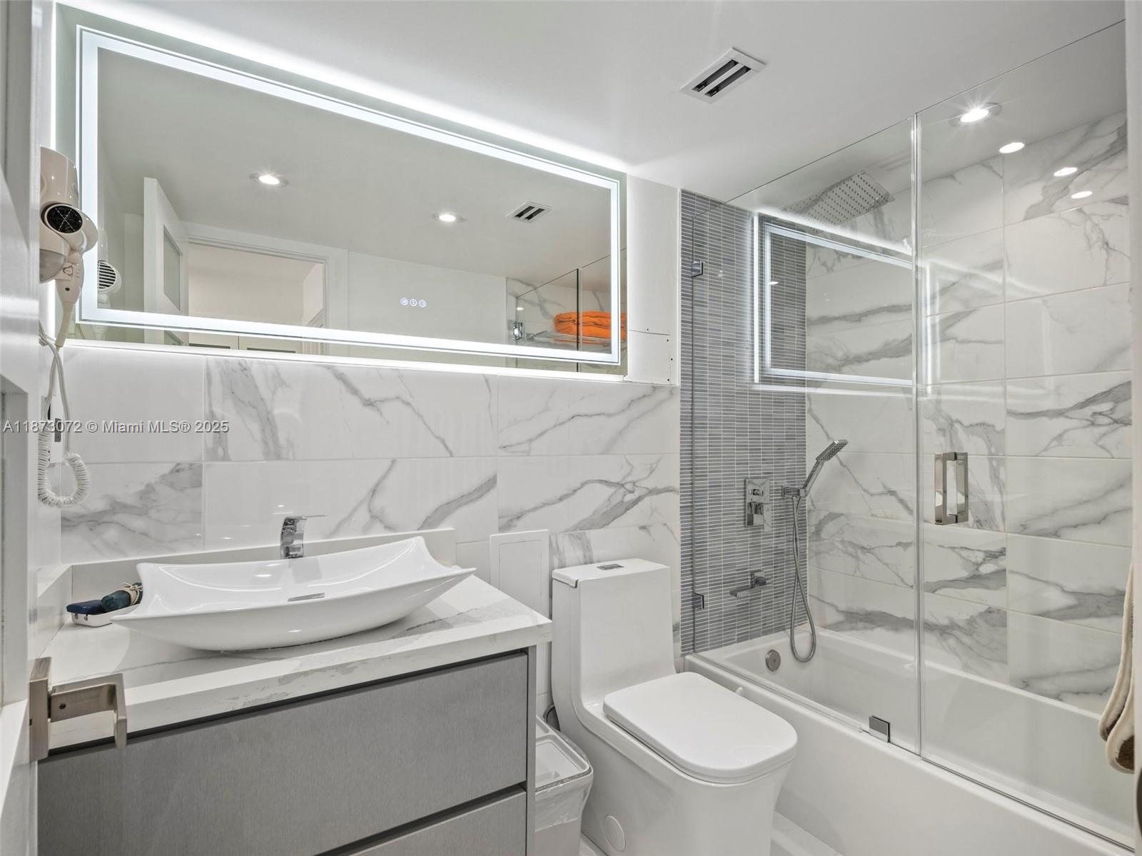 3180 S Ocean Dr #1101,Hallandale Beach, FL 33009