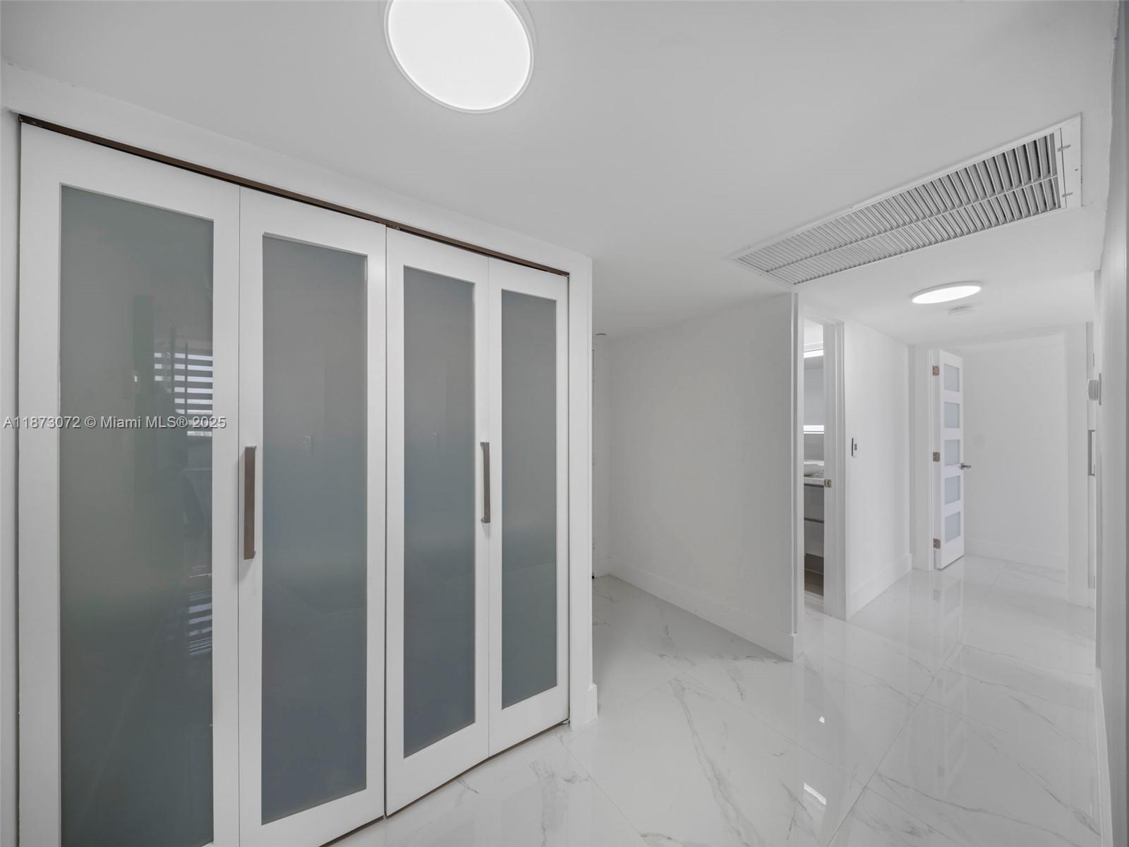 3180 S Ocean Dr #1101,Hallandale Beach, FL 33009