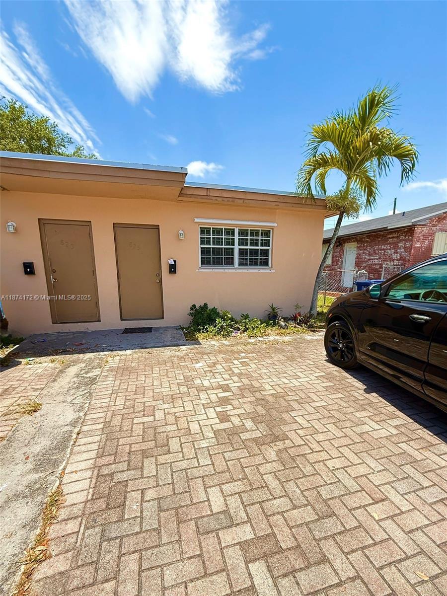 825 NW 9th St #825