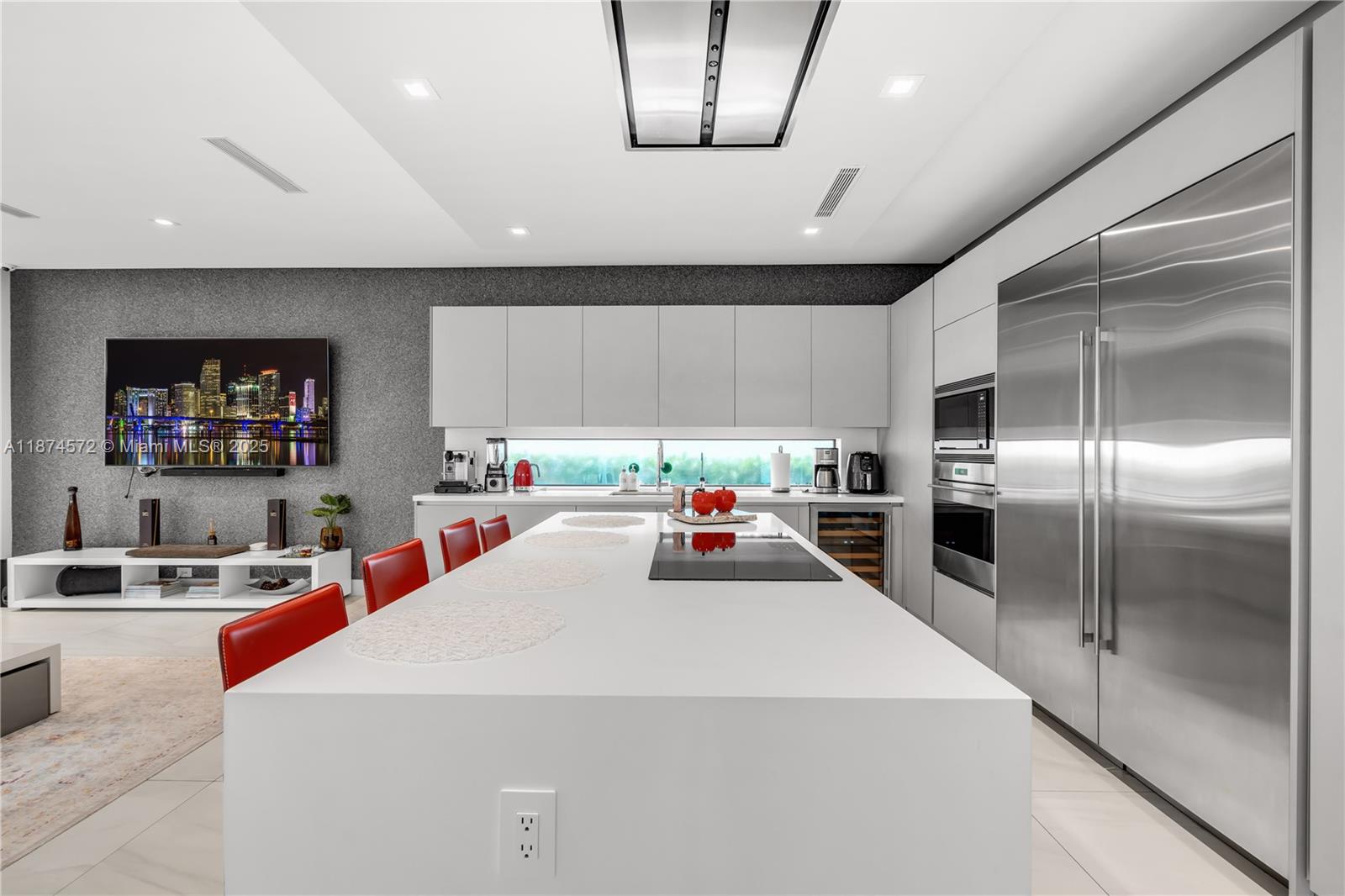 10530 NW 67th Ter Doral, FL 33178