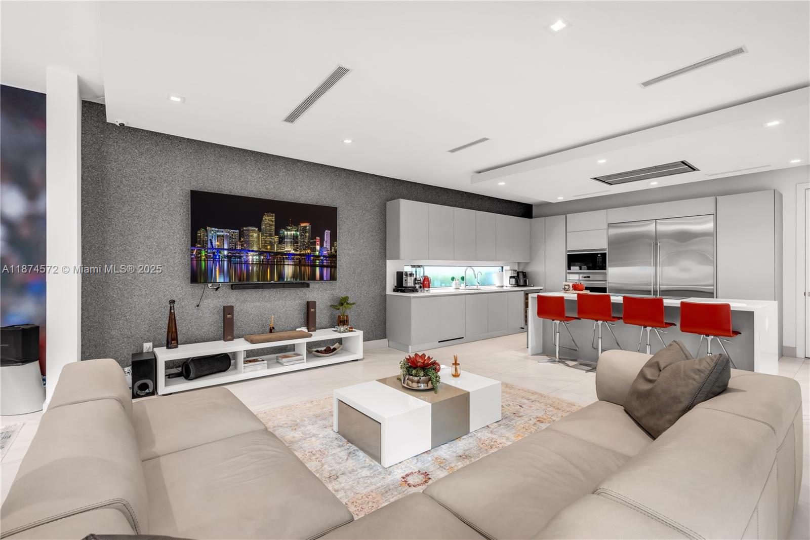 10530 NW 67th Ter Doral, FL 33178