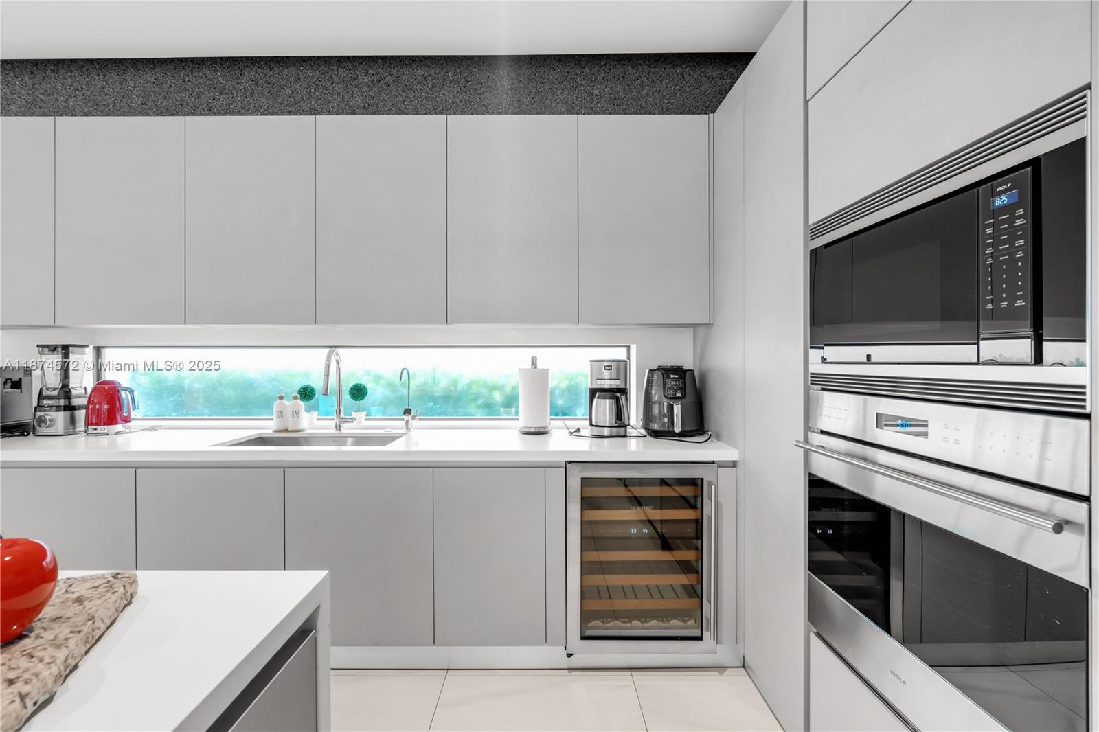 10530 NW 67th Ter Doral, FL 33178