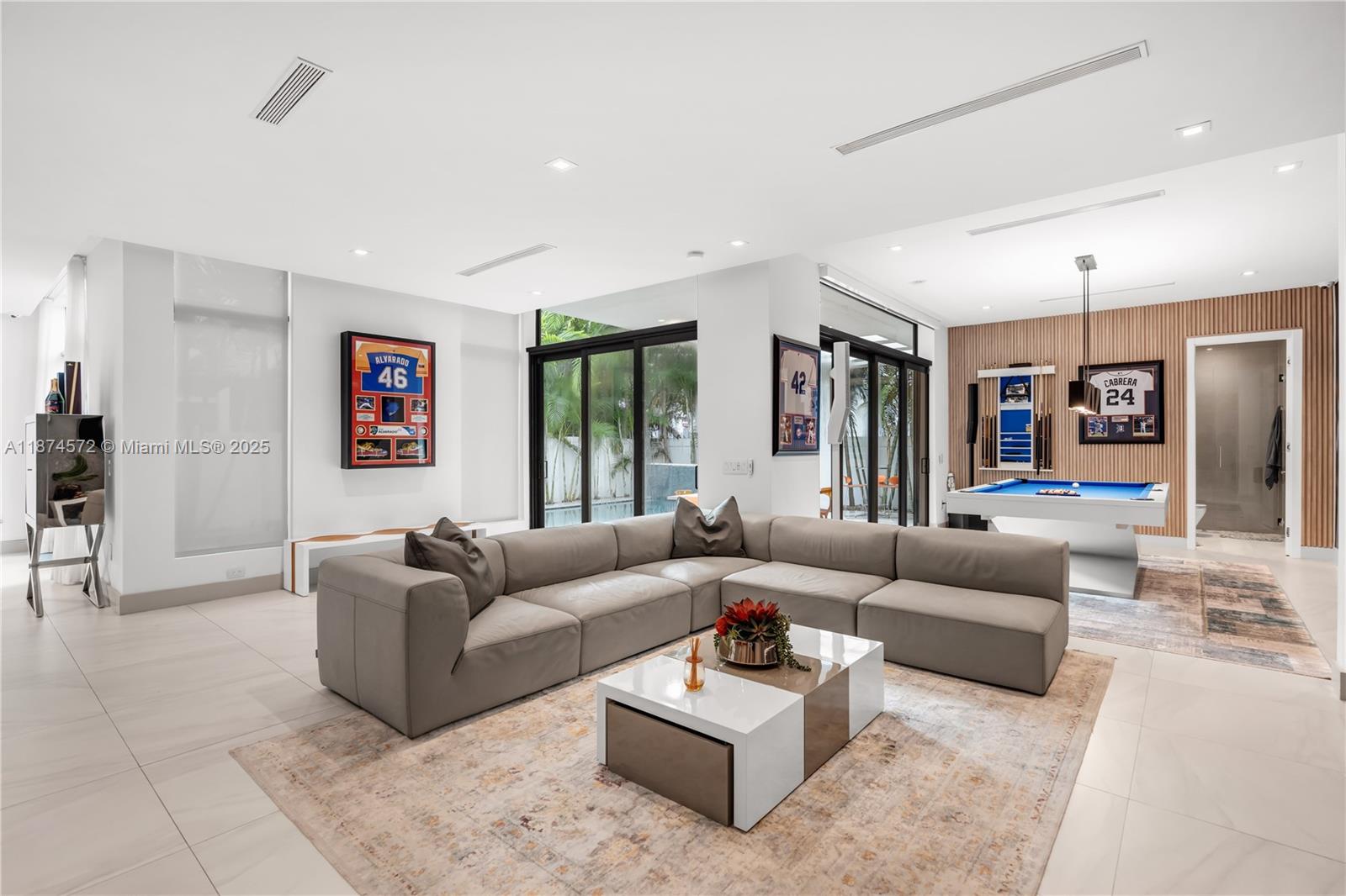 10530 NW 67th Ter Doral, FL 33178