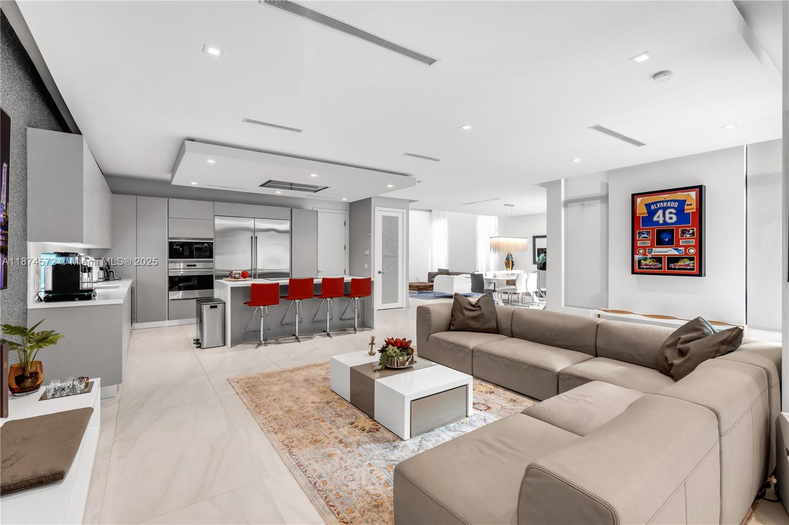 10530 NW 67th Ter Doral, FL 33178