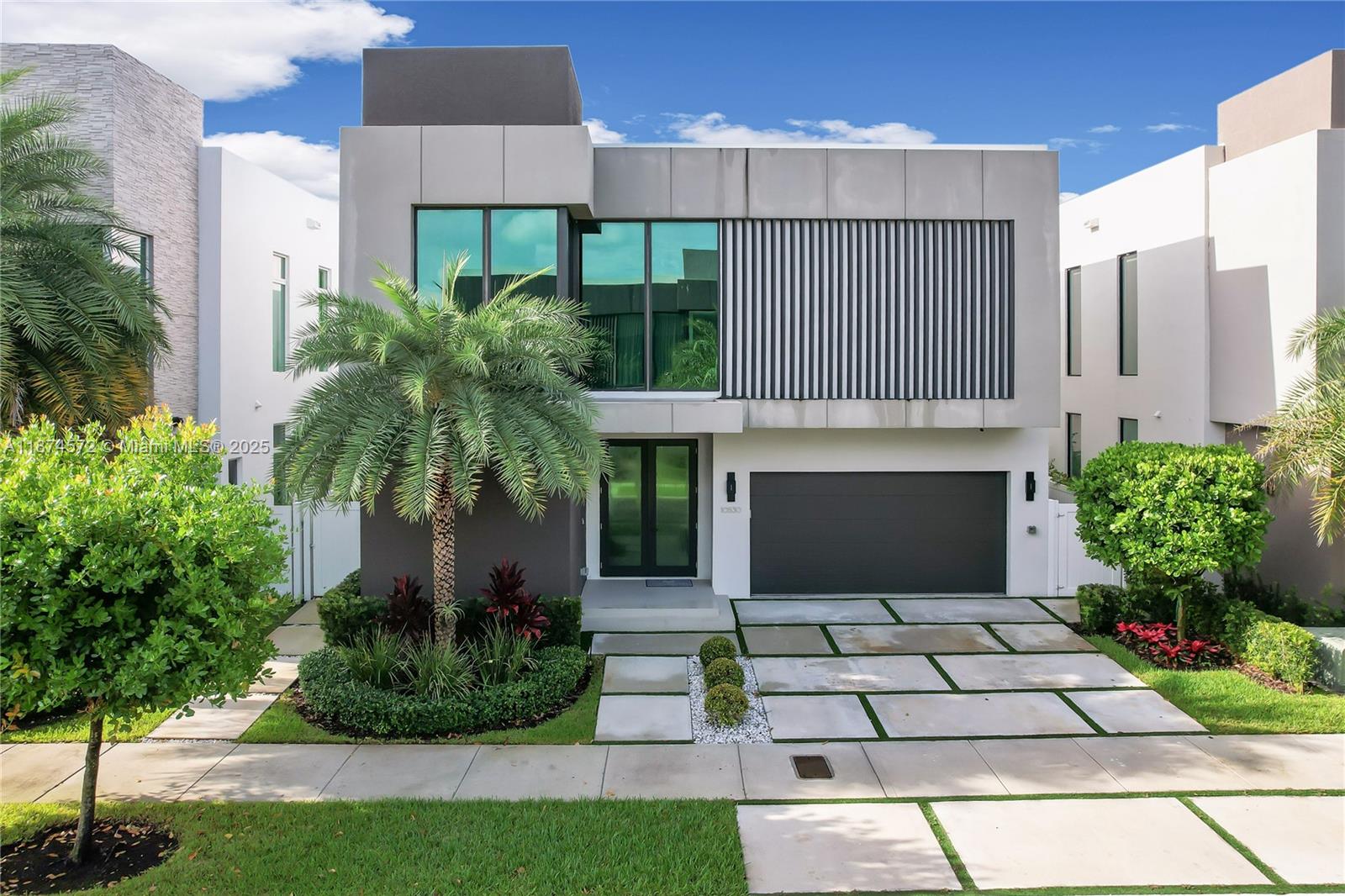 10530 NW 67th Ter Doral, FL 33178