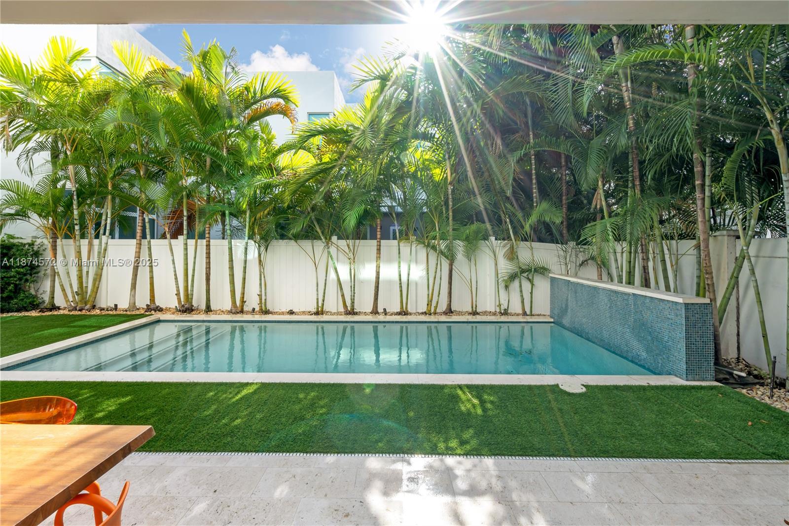 10530 NW 67th Ter Doral, FL 33178