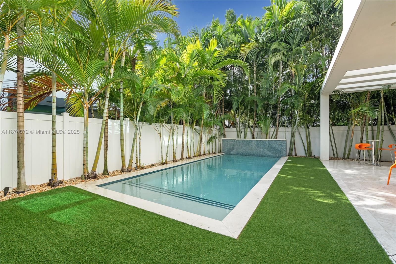 10530 NW 67th Ter Doral, FL 33178