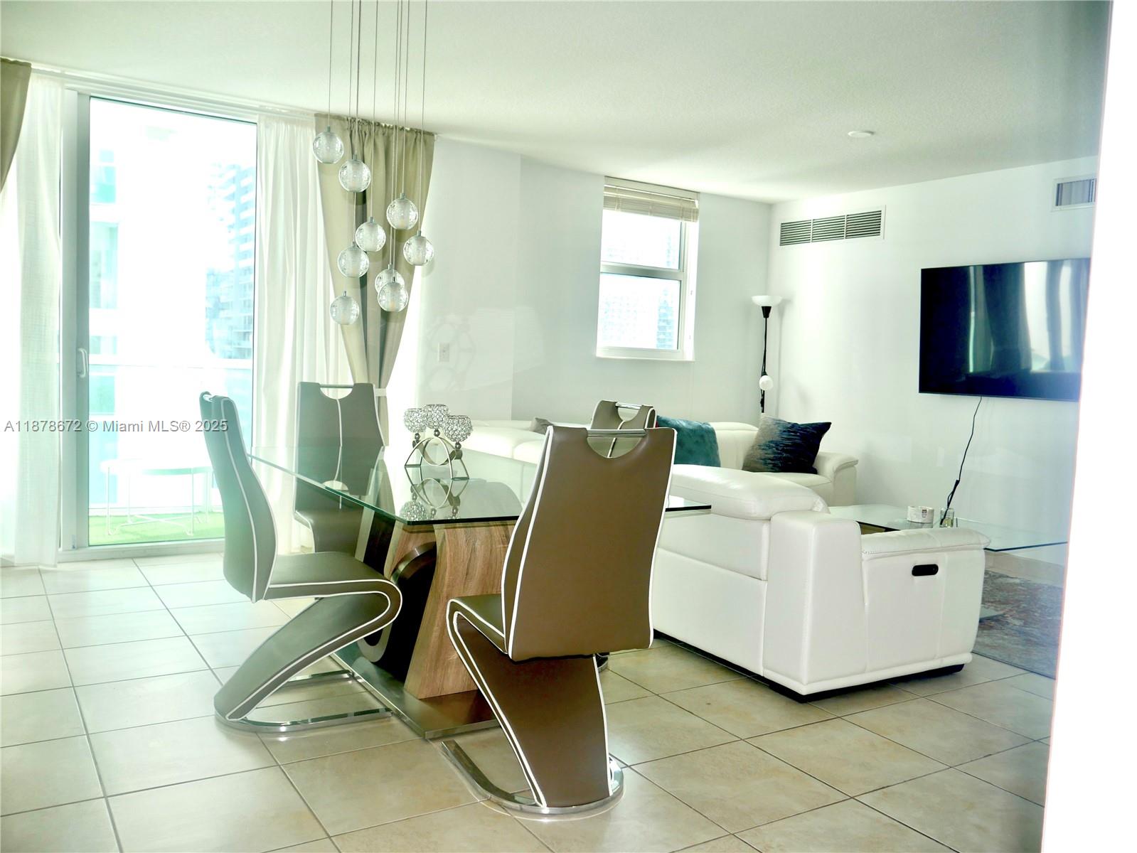 31 SE 5th St #2611