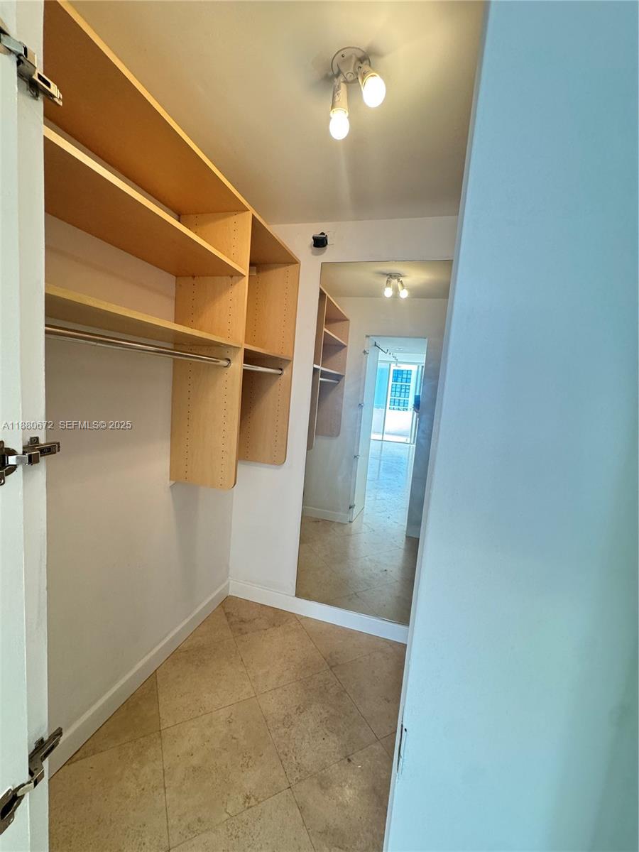 11 Island Ave #2009 Miami Beach, FL 33139