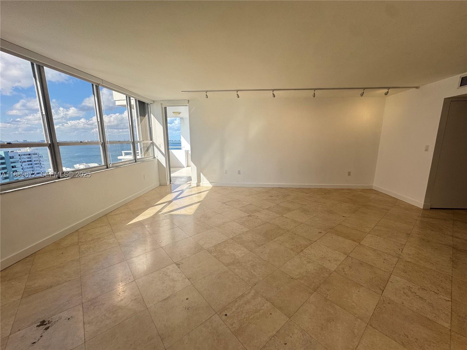 11 Island Ave #2009 Miami Beach, FL 33139