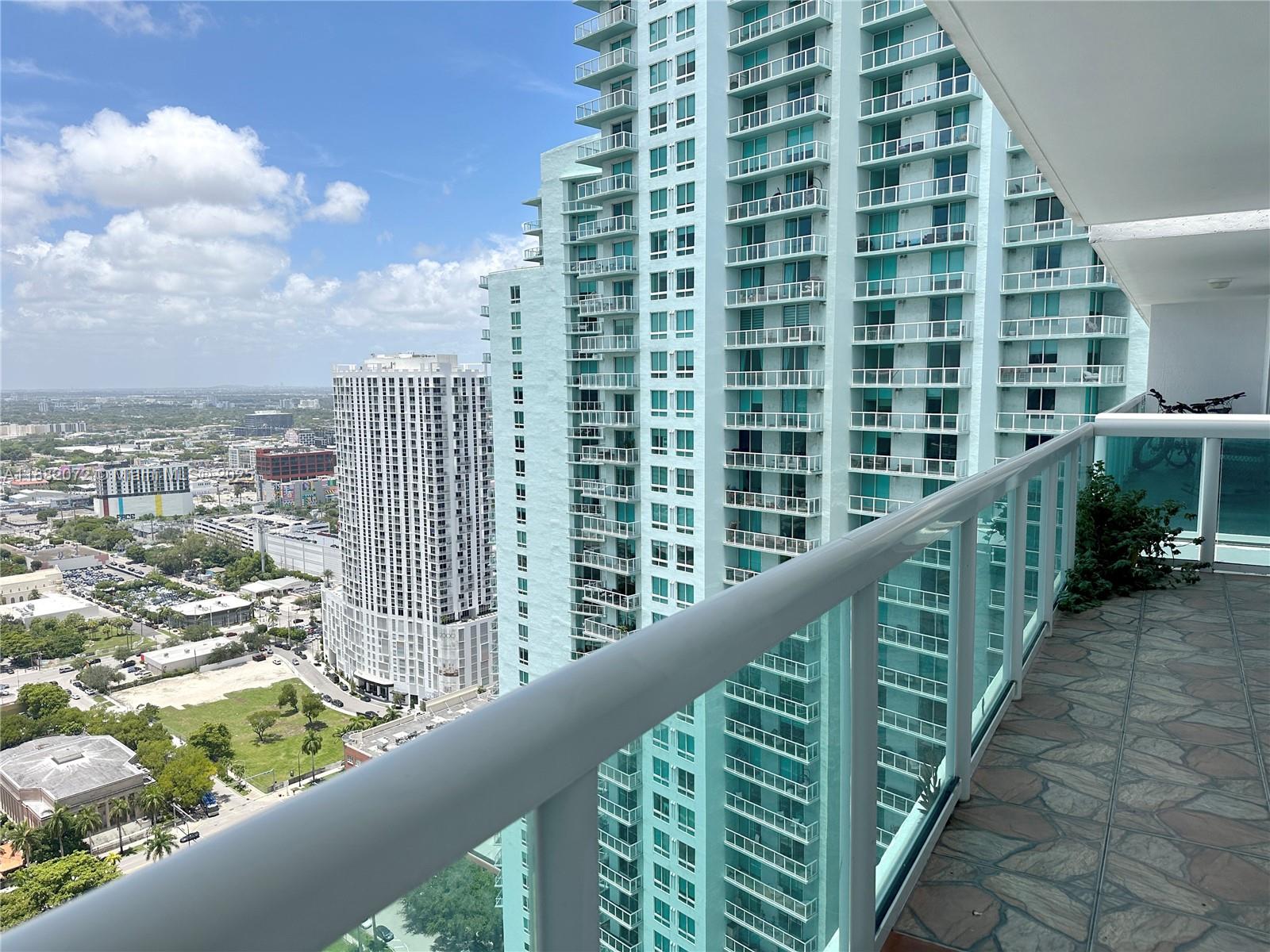 image 1800 Club Condo26