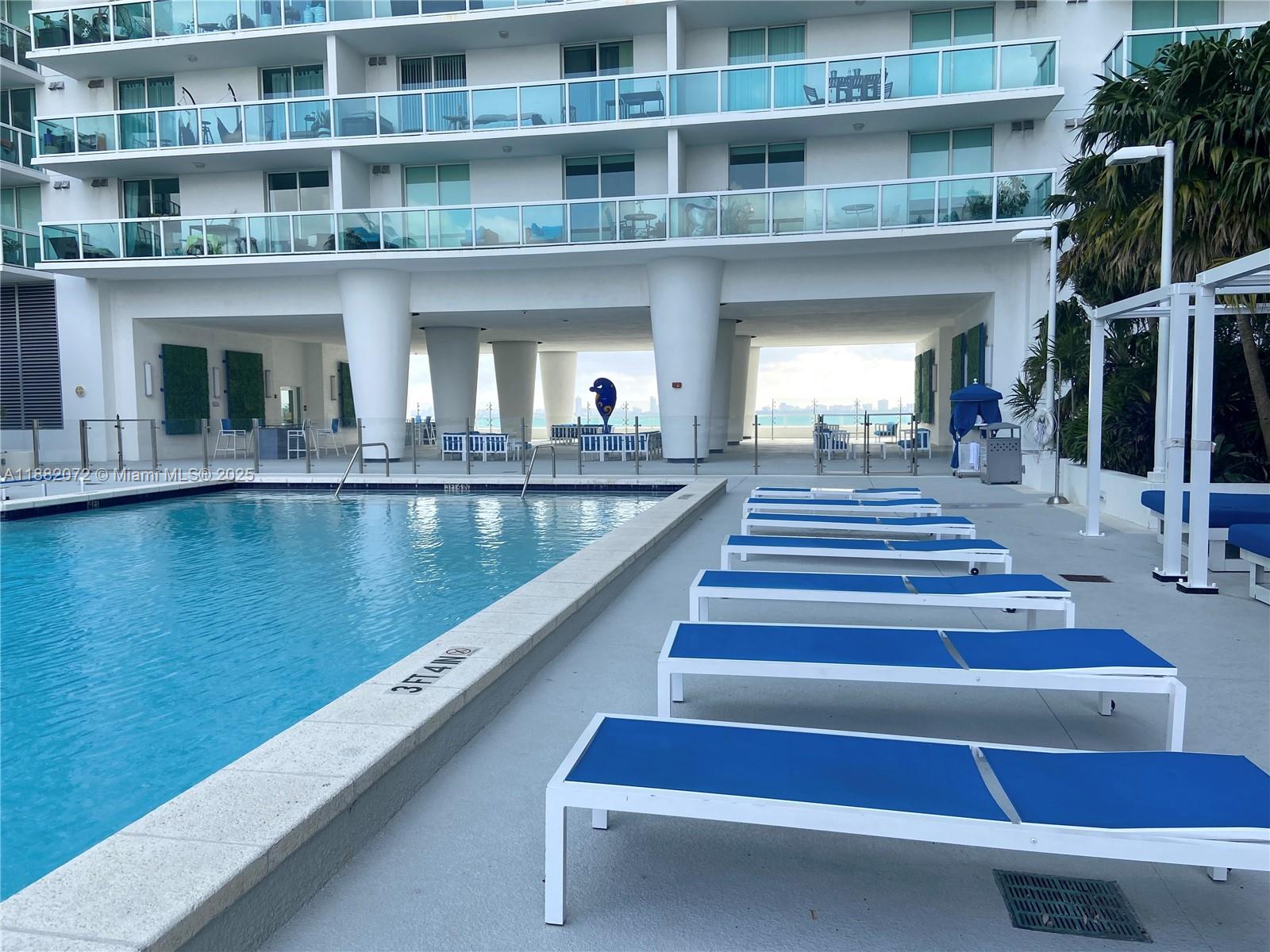 image 1800 Club Condo31