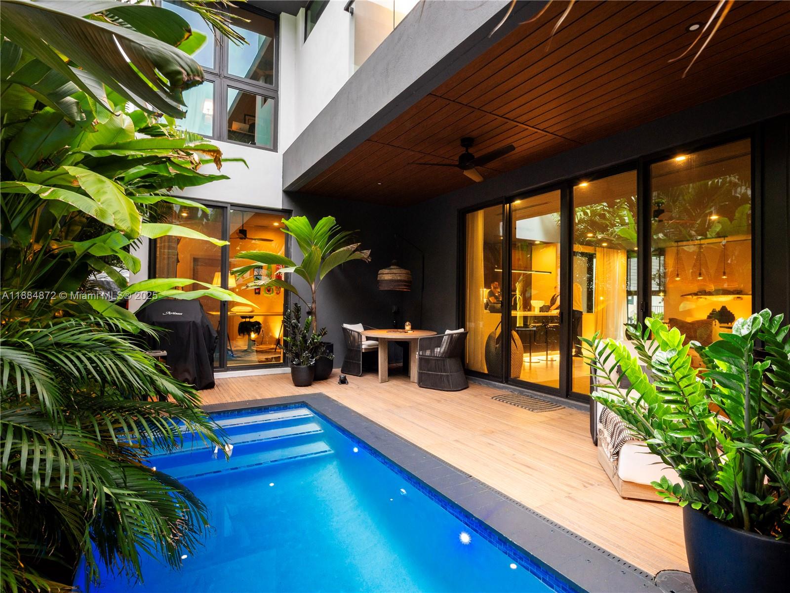 3203 Shipping Ave Miami, FL 33133