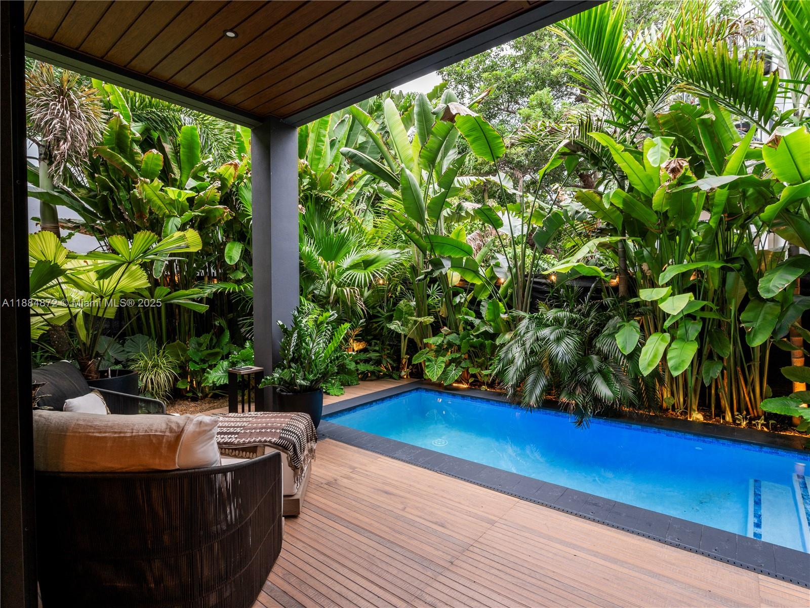 3203 Shipping Ave Miami, FL 33133